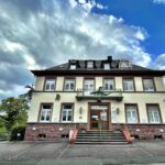 Außenaufnahme Gebäude der Phantastischen Bibliothek in der Turmstraße, ca. 2025