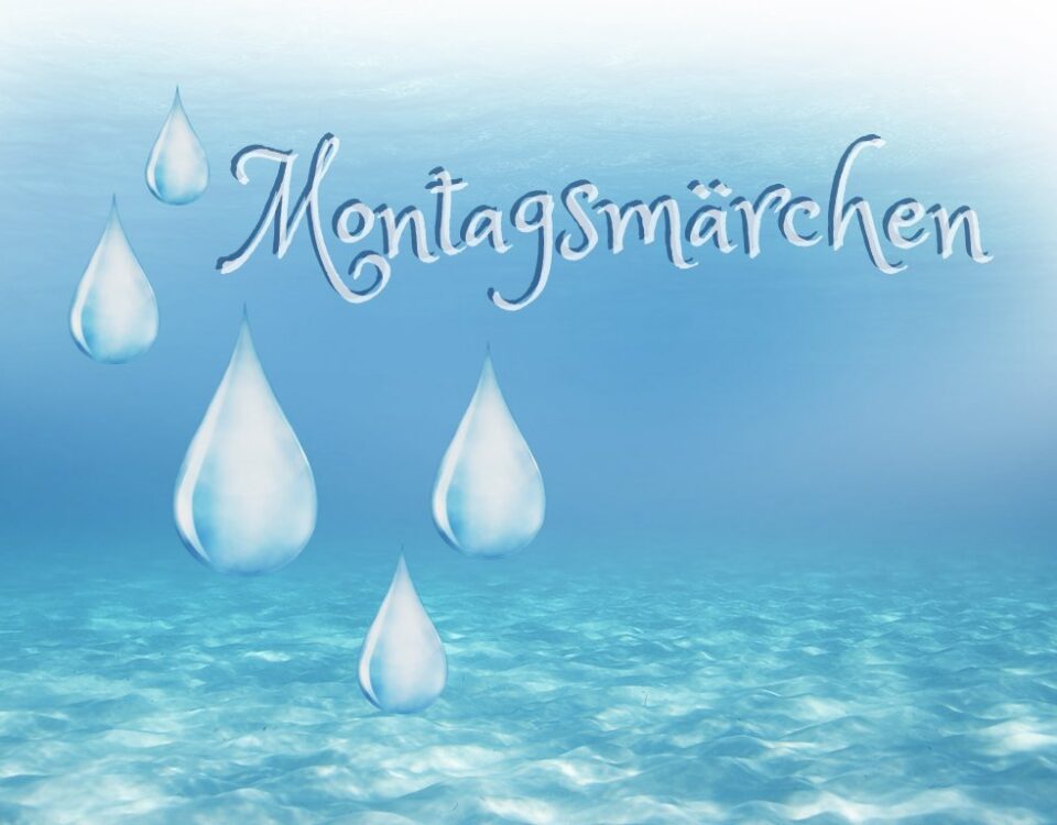 der Unterwasserblick in ein unendlich weites, lichtblaues Meer wird durch vorgelagerte große Wassertropfen aufgelockert.